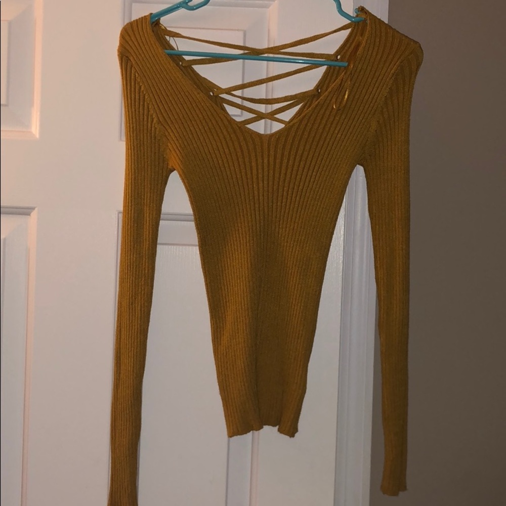 Mustard crisscross top